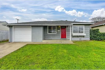 5204 Bradford Drive, Sacramento, CA 95820 - Photo 5