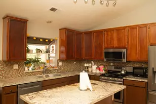 3917 Westfall Ln, Modesto, CA 95357 - Photo 3