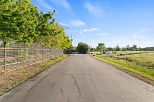 10676 Wilton Rd, Elk Grove, CA 95624 - Photo 21