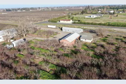 5954 E Hogan, Lodi, CA 95240 - Photo 9