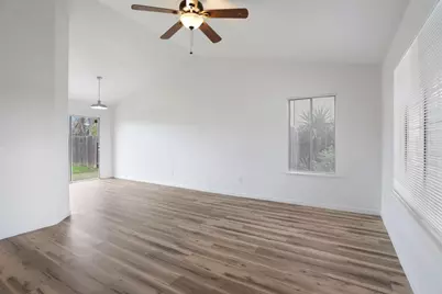 1049 Lake Park Avenue, Galt, CA 95632 - Photo 5