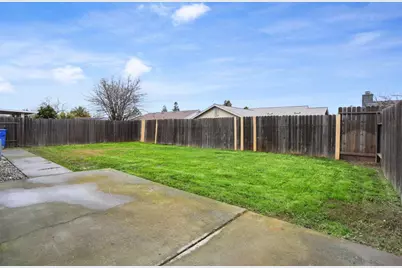 1049 Lake Park Avenue, Galt, CA 95632 - Photo 21