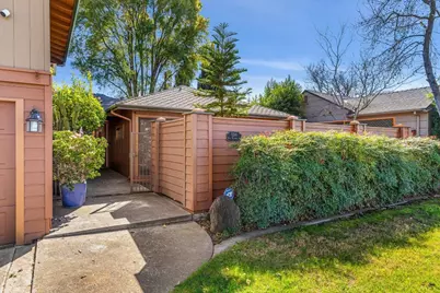 1266 W Mariposa Avenue, Stockton, CA 95204 - Photo 3