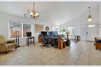 8115 Sonoma Hills Way, Sacramento, CA 95828 - Photo 9