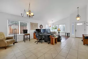 8115 Sonoma Hills Way, Sacramento, CA 95828 - Photo 9