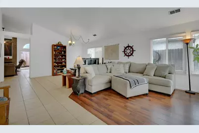 8115 Sonoma Hills Way, Sacramento, CA 95828 - Photo 5