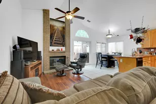 8115 Sonoma Hills Way, Sacramento, CA 95828 - Photo 21