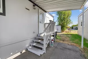 Village Circle, Sacramento, CA 95838 - Photo 13