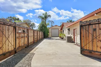 925 Constitution Way, Tracy, CA 95376 - Photo 35