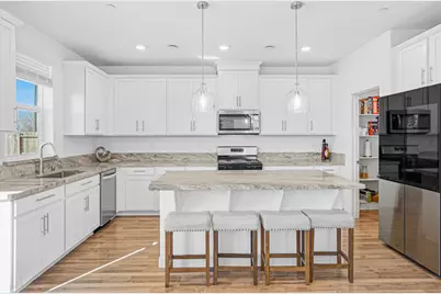 8629 Lakha Circle, Sacramento, CA 95828 - Photo 13