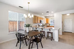 2221 Bay Horse Ln, Sacramento, CA 95835 - Photo 11