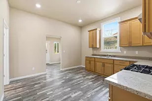 29 S Sierra Nevada St, Stockton, CA 95205 - Photo 5
