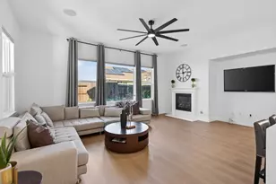 5419 Mariolyn Way, Elk Grove, CA 95757 - Photo 9