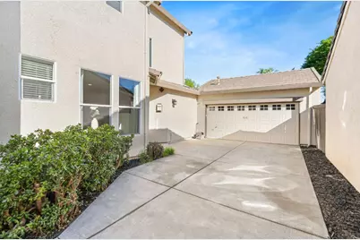 2070 Fenmore Way, Sacramento, CA 95835 - Photo 9