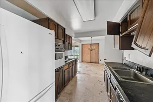 2318 Pamela Ln, Sacramento, CA 95825 - Photo 5