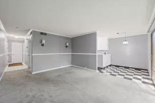 2241 Woodside Ln, Sacramento, CA 95825 - Photo 11