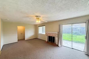 1118 Fallbrook Dr, Stockton, CA 95210 - Photo 5