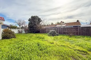 1118 Fallbrook Dr, Stockton, CA 95210 - Photo 37