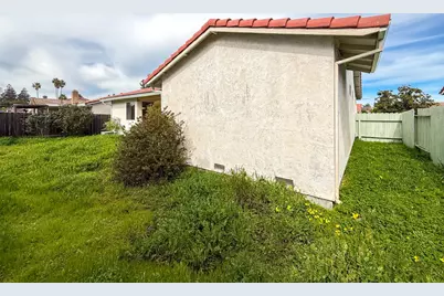 1118 Fallbrook Drive, Stockton, CA 95210 - Photo 35