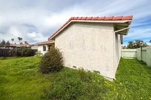 1118 Fallbrook Dr, Stockton, CA 95210 - Photo 35