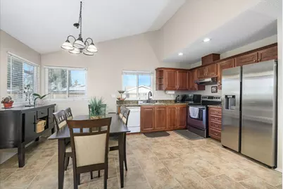 8714 Grayling Way, Sacramento, CA 95826 - Photo 15