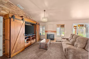 1810 Whispering Oaks Dr, Yuba City, CA 95991 - Photo 11