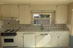 32 E McKenzie Ave, Stockton, CA 95204 - Photo 7