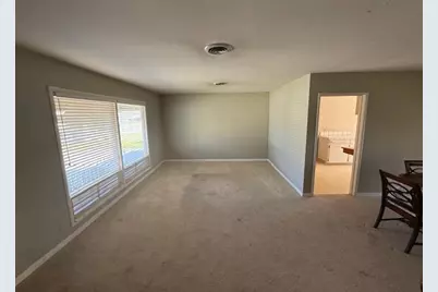 32 E McKenzie Avenue, Stockton, CA 95204 - Photo 3