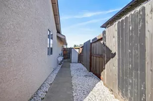 8055 Stags Leap Ct, Sacramento, CA 95829 - Photo 45