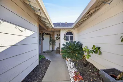 8055 Stags Leap Court, Sacramento, CA 95829 - Photo 5