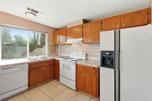 8778 Cling Ct, Elk Grove, CA 95624 - Photo 9