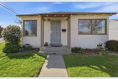 1135 Iowa Avenue, Los Banos, CA 93635 - Photo 1