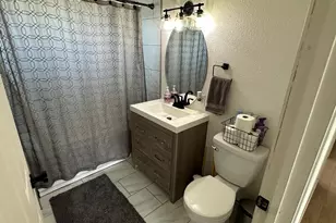 405 E Longview Ave, Stockton, CA 95207 - Photo 29