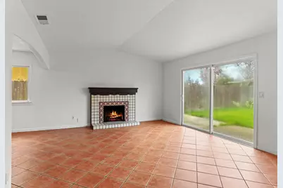 1127 Castle Oaks Drive, Stockton, CA 95210 - Photo 5