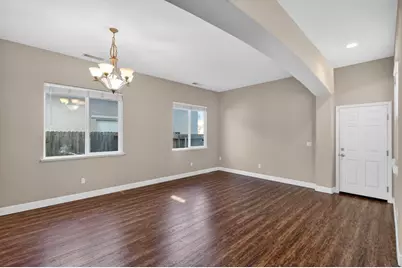 6900 Elvora Way, Elk Grove, CA 95757 - Photo 9