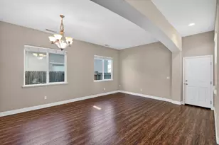 6900 Elvora Way, Elk Grove, CA 95757 - Photo 9