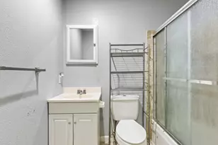 4728 Greenholme Dr, Sacramento, CA 95842 - Photo 15