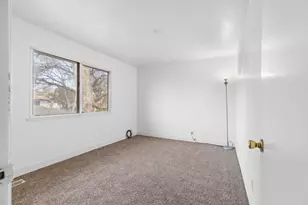 4728 Greenholme Dr, Sacramento, CA 95842 - Photo 19