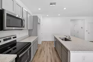 8825 Stratham Wy, Elk Grove, CA 95758 - Photo 23