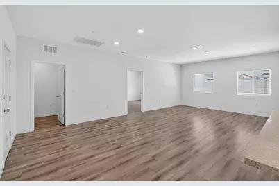 8825 Stratham Way, Elk Grove, CA 95758 - Photo 17