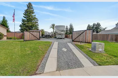 1021 Marina Bay Court, Galt, CA 95632 - Photo 5