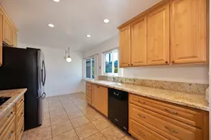 1056 Entrada Rd, Sacramento, CA 95864 - Photo 23