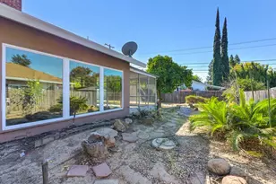 1056 Entrada Rd, Sacramento, CA 95864 - Photo 47