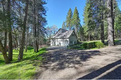 7010 Flat Creek Drive, Somerset, CA 95684 - Photo 9