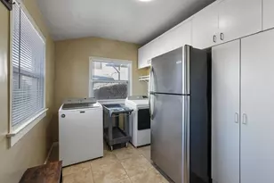 956 J St, Los Banos, CA 93635 - Photo 9