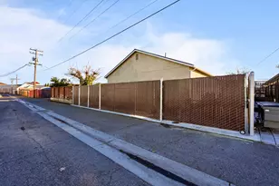 956 J St, Los Banos, CA 93635 - Photo 23