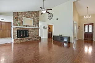 2210 W River Dr, Stockton, CA 95204 - Photo 11