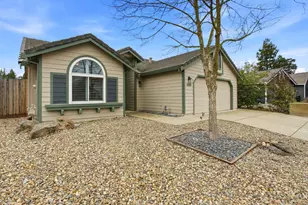 9208 Summer Pond Ct, Elk Grove, CA 95624 - Photo 3