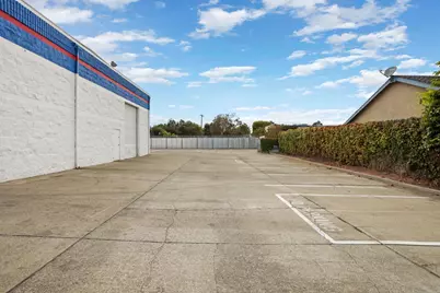 7711 Murray Drive, Stockton, CA 95210 - Photo 23