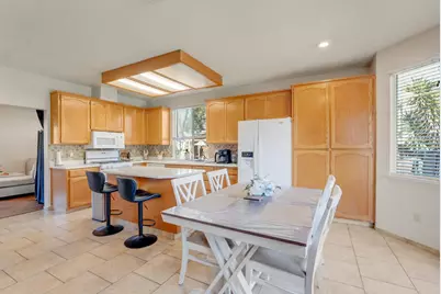 708 Coastal Court, Los Banos, CA 93635 - Photo 11